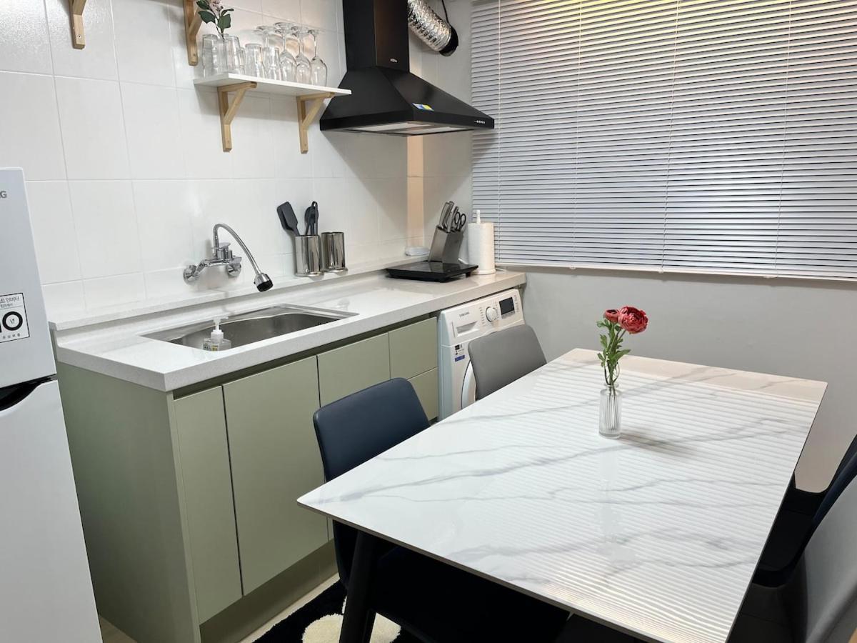 3mins Cozy Daeheung Apartment Seoul
